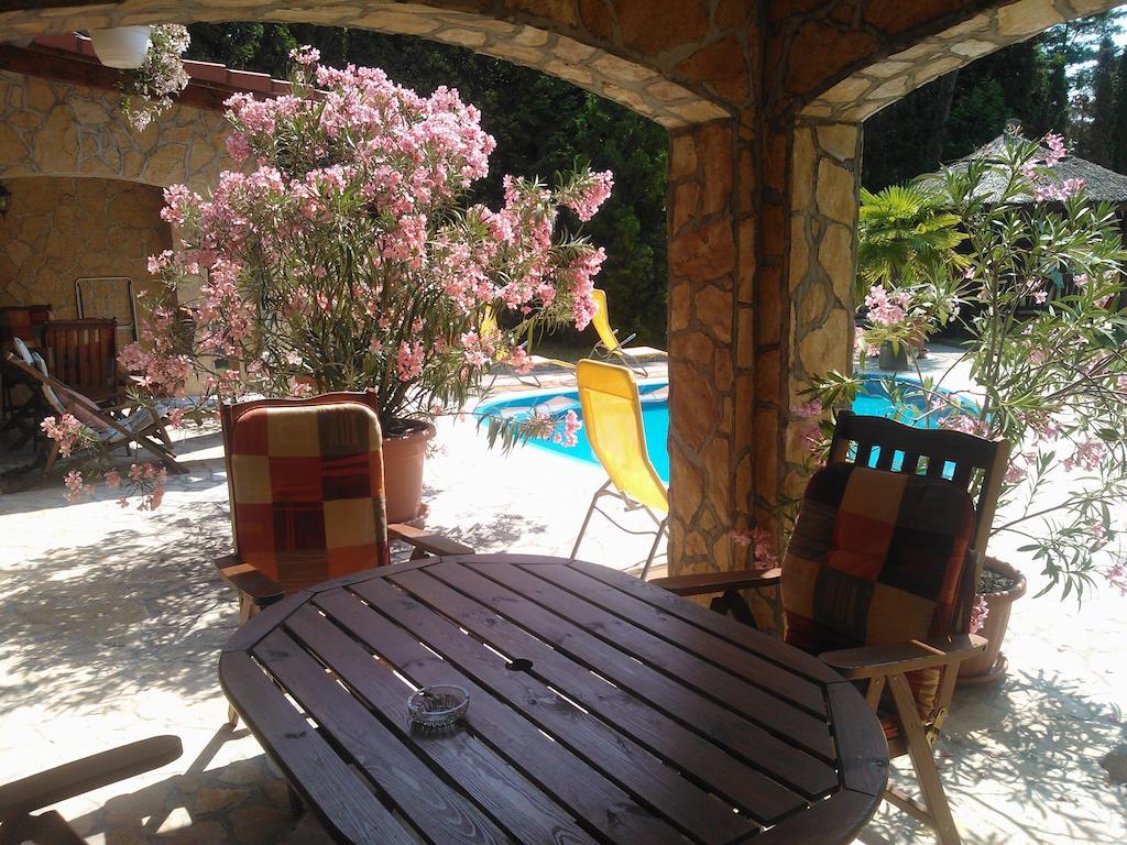 Mediterrán Apartmanház Szántód Exterior foto