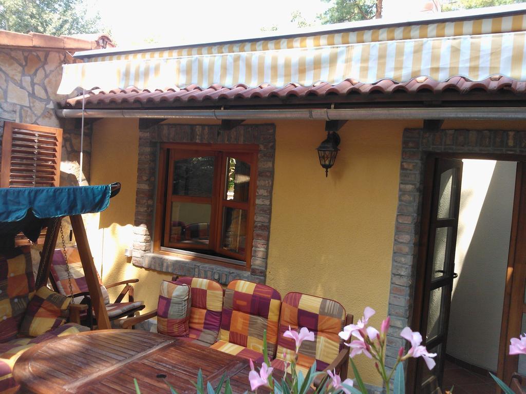 Mediterrán Apartmanház Szántód Exterior foto