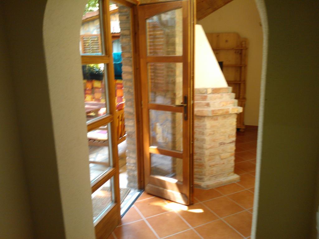 Mediterrán Apartmanház Szántód Exterior foto