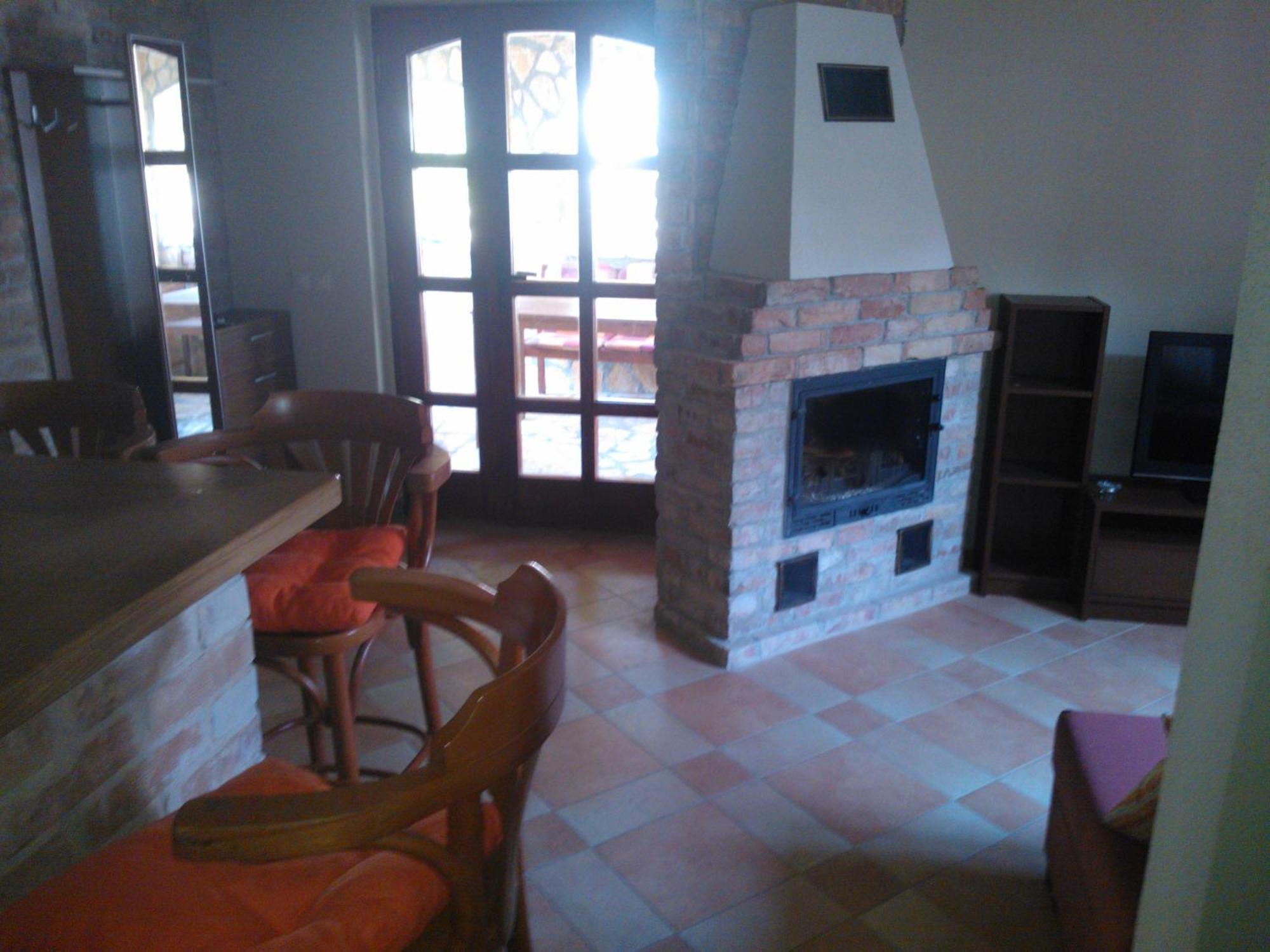 Mediterrán Apartmanház Szántód Habitación foto