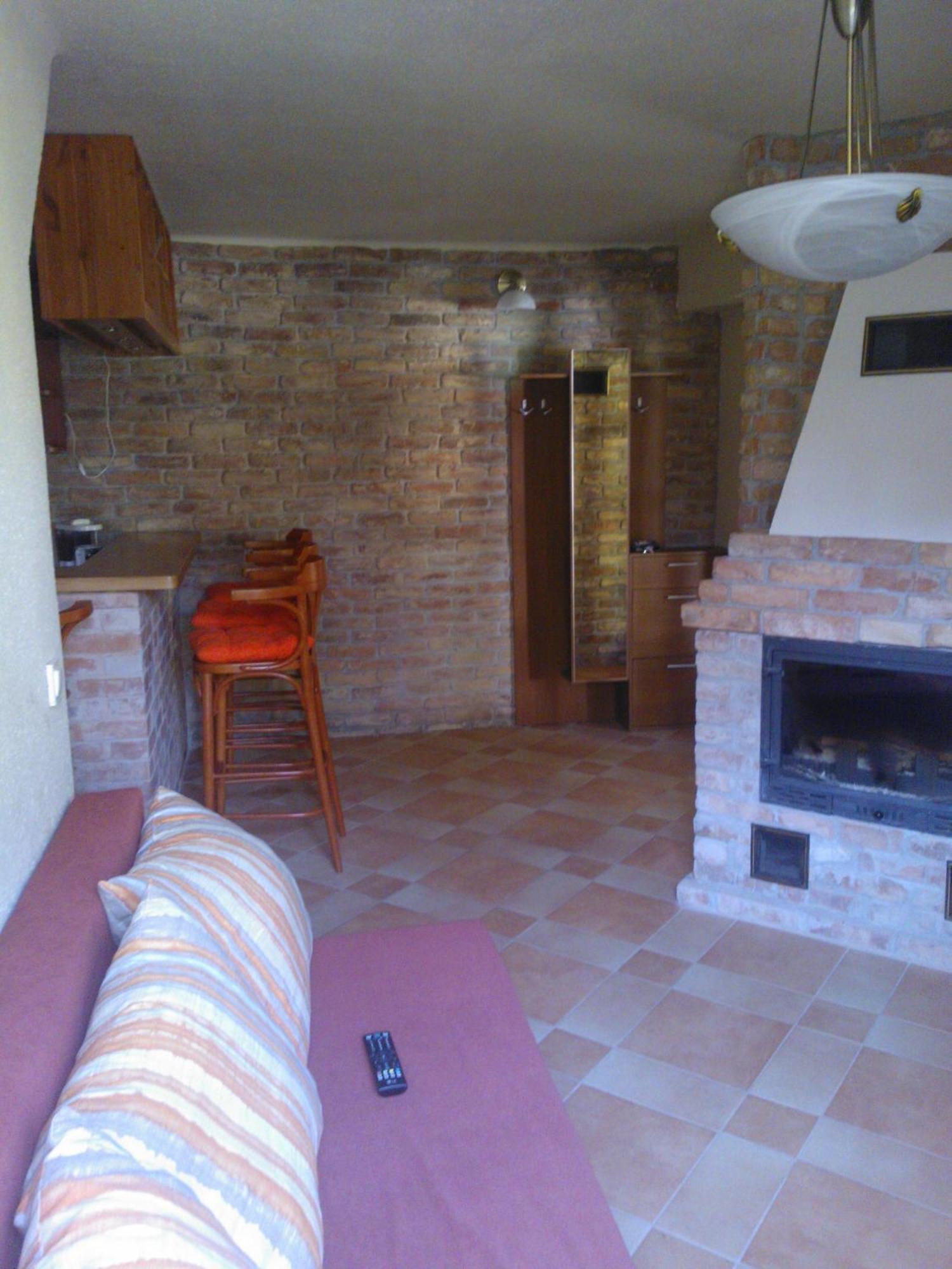 Mediterrán Apartmanház Szántód Habitación foto